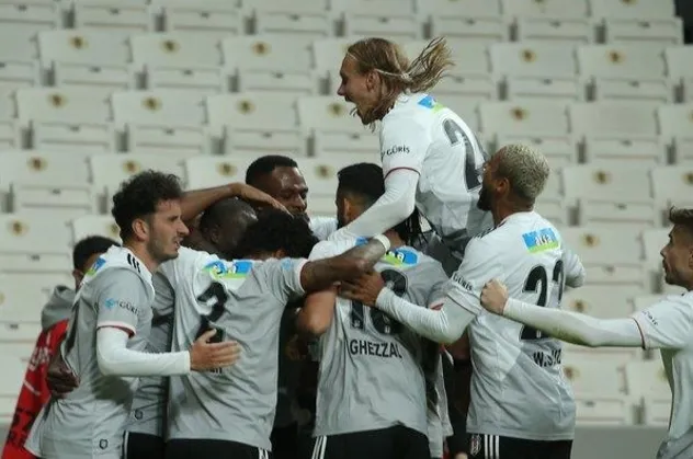 Beşiktaş, Cyle Larin'in golüyle evinde Malatya'yı mağlup etti