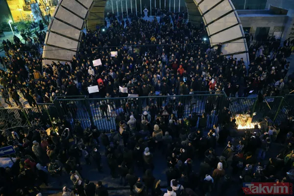 İran’da rejim karşıtları sokakta! "Düşmanımız burada, yalan yere ABD diyorlar" - 20