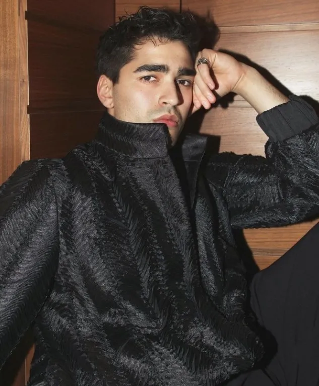 Yalı Çapkını'nın başrolü Mert Ramazan Demir'den doktor abisiyle yeni poz! - 7