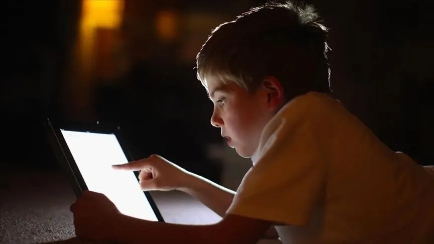 son-dakika-15-yas-altina-sosyal-medya-duzenlemesi-yasalasti-1776890646145.jpeg TBMM Genel Kurulunda kabul edilerek yasalaştı: 15 yaş altına sosyal medya yasağı! Kurallara uymayan platformlara ceza kapıda-8