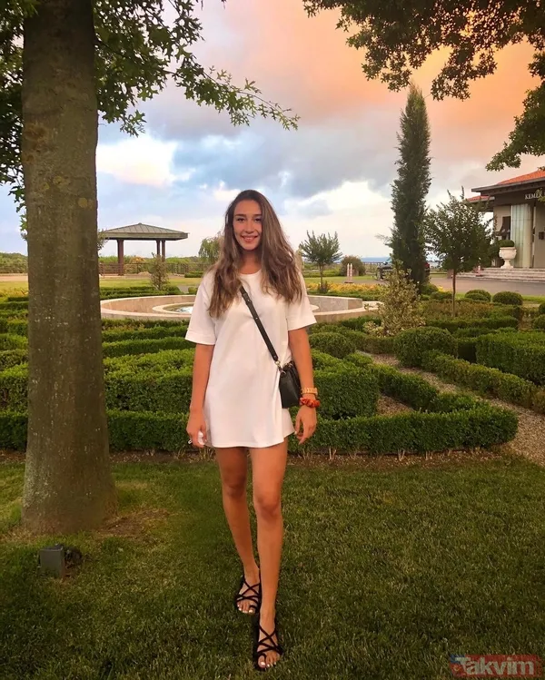 Hande Baladın voleybol sahasında başka sosyal medyada bambaşka! Paylaşımlarıyla ortalığı kasıp kavuruyor gören hayran kalıyor - 5