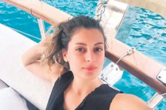 Atiye'den tatil selfiesi