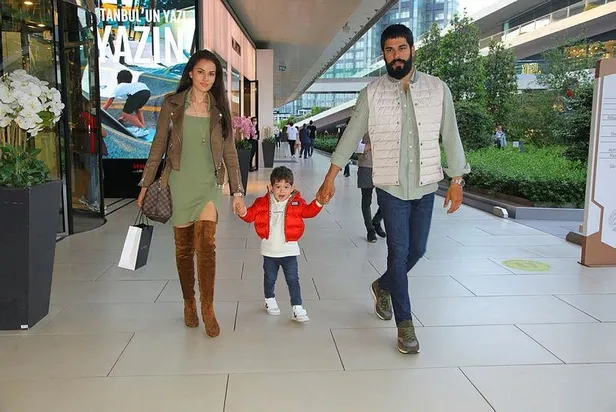 fahriye-evcen-ve-burak-ozcivit-ciftinin-oglu-karan-anne-babasindan-rol-caldi-1638906125816.jpeg Fahriye Evcen ve Burak Özçivit çiftinin oğlu Karan anne babasından rol çaldı-6