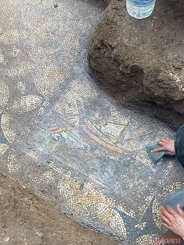 Papa ziyaret etmeye hazırlanıyordu! İznik'te bir evin temel kazısında tarihi keşif - 6