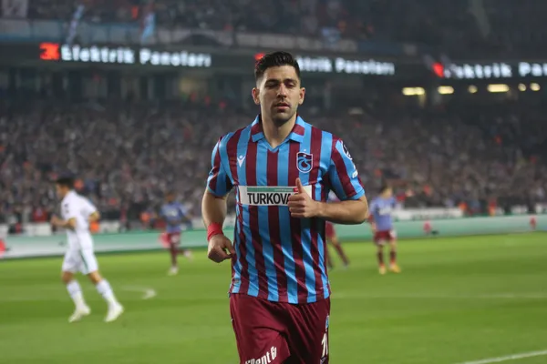 trabzonsporda-cornelius-ve-bakasetas-attigi-gollerle-kouassi-yaptigi-asistlerle-dikkat-cekti-1654338990744.jpg Trabzonspor'da Cornelius ve Bakasetas attığı gollerle, Kouassi yaptığı asistlerle dikkat çekti!-2