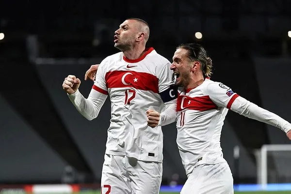 Burak Yılmaz hat-trick yaptı A Millilerimiz Hollanda'yı parçaladı-3