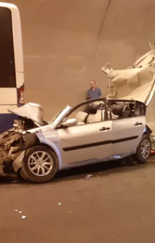 Ankara'da zincirleme trafik kazası! 3 araç birbirine girdi