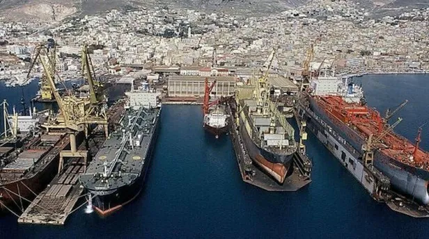 yunanistan-ikinci-stratejik-limanini-da-elinden-cikariyor-1602143753190.jpg Yunanistan ikinci stratejik limanını da elinden çıkarıyor-1