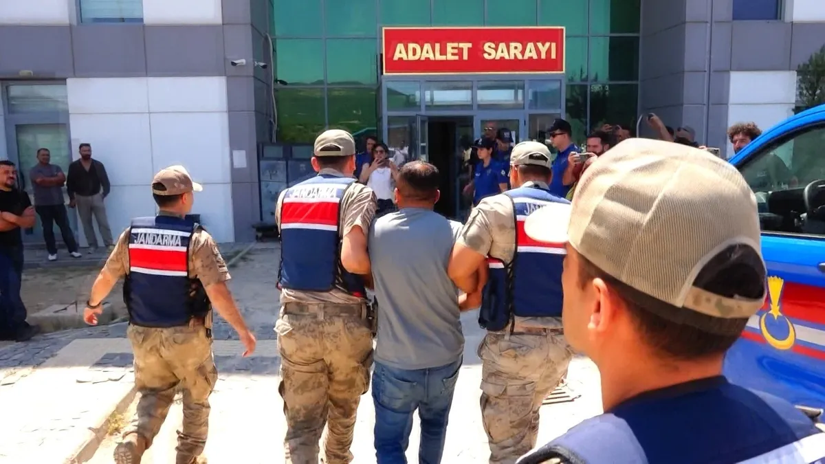 sen-de-bir-annesin-ne-biliyorsan-anlat-1784853422787.jpeg Gülistan'ın annesinden eski valinin eşine çağrı: "Sen de annesin, ne gördüysen anlat"-5