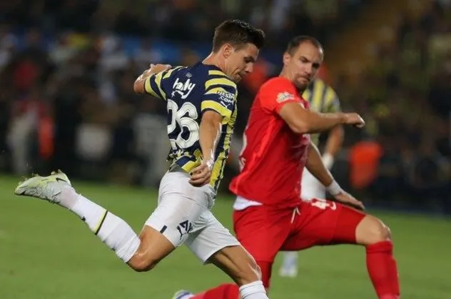Fenerbahçe, Ümraniyespor deplasmanından 3 puanı son anda almayı başardı