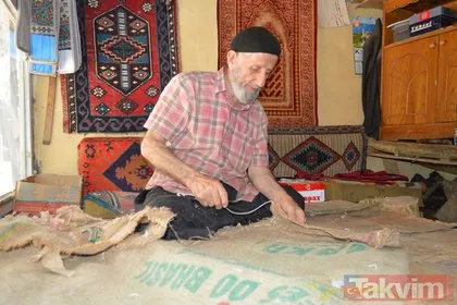Köylüler bırakmasını istemediği için 80 yaşındaki Ahmet Semerci semer yapmaya devam ediyor