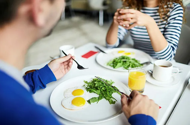 Rüyada yumurta pişirmek ne anlama gelir? Rüyada tavada yumurta pişirmek neye işarettir? Rüyada yağda yumurta yemek...