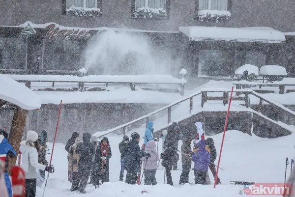 Uludağ'da kayak sezonu açıldı! Yerli ve yabancı turistlerin keyifli anları - 10