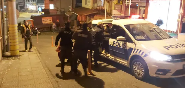 zonguldakta-olayli-gece-takip-ettigi-kocasini-bir-kadinin-evinde-yakalayinca-ortaligi-birbirine-katti-1616878370347.jpg Zonguldak'ta olaylı gece! Takip ettiği kocasını bir kadının evinde yakalayınca ortalığı birbirine kattı-3