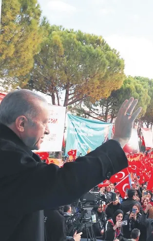 Başkan Erdoğan'dan Kılıçdaroğlu'na sert tepki: "Şerefli ordumuzla sevinmemize dayanamıyorlar!"