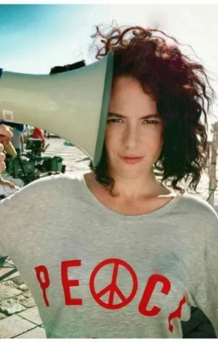 Ünlü oyuncu Açelya Devrim Yılhan kendisine hakareti affetmedi: Ezik, aptal, döveceğim seni