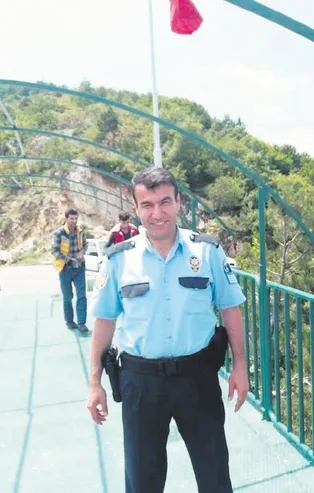 Bursa'da kavga ihbarına giden polis memuru başından vuruldu