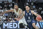 Anadolu Efes pes etmiyor! Fenerbahçe Beko'yu yenip seriyi 4. maça taşıdı