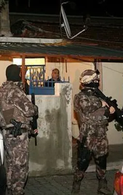 İstanbul'da şafak operasyonu