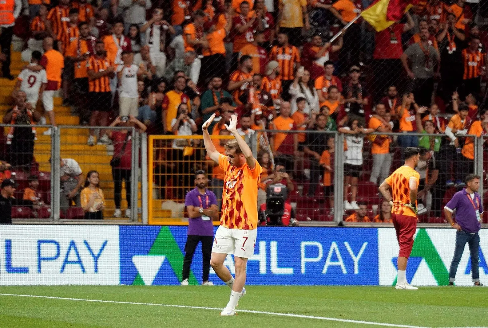 Kerem Aktürkoğlu’na İtalyan kancası