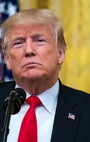 Trump'a bir darbede eski avukatından!