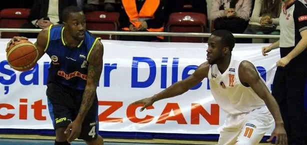 Fenerbahçe Ülker Mersin’den şen döndü