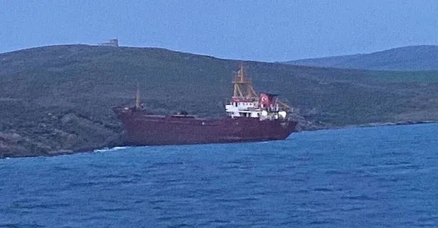 SON DAKİKA: Bozcaada'da bir gemi karaya oturdu: Can ve mal kaybı yok