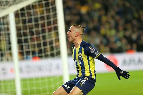 fenerbahcede-gundem-gustavo-berisha-meyer-ve-pelkasin-ayriligi-1658413141678.jpg