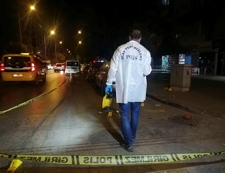 İzmir’de alacak kavgasında silahlar patladı