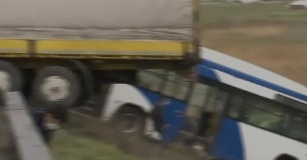 Son dakika: Ankara'da EGO otobüsü ile TIR çarpıştı: 9 yaralı