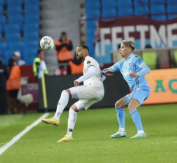 trabzonspor-karadeniz-derbisinde-giresunu-3-0lik-skorla-gecti-1672961552224.jpeg Trabzonspor, Karadeniz derbisinde Giresun'u 3-0’lık skorla geçti-3