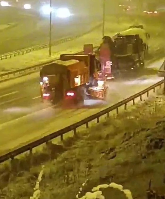 anadolu-otoyolunda-kar-1702149919811.jpeg Anadolu Otoyolu'nda kar yağışı etkili oldu! Kar kalınlığı 10 santimetreye ulaştı-4