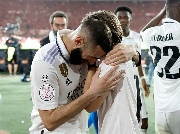 ispanya-kral-kupasini-finalde-osasunayi-yenen-real-madrid-kazandi-1683411831518.jpeg