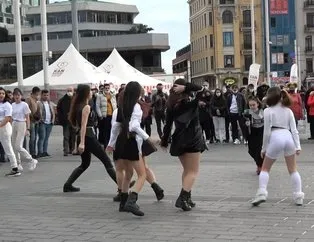 Taksim Meydanı’nda gençlerin dansı ilgi çekti!