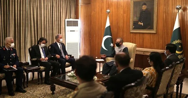 Milli Savunma Bakanı Hulusi Akar, Pakistan Cumhurbaşkanı Arif Alvi ve Pakistan Başbakanı İmran Khan ile görüştü