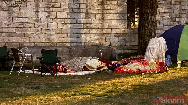 İstanbullu deprem sonrası geceyi dışarıda geçirdi: Parklar bahçeler camiler... - 5