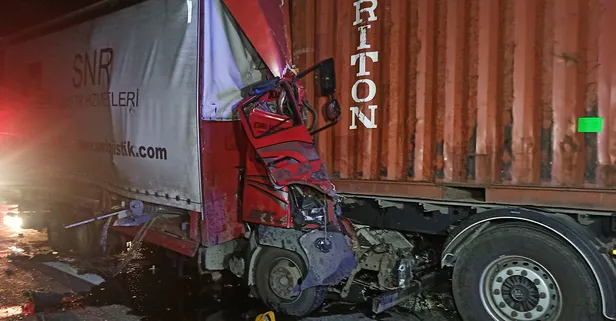 Düzce’de korkunç kaza! Kamyonun halini görenler gözlerine inanamadı: 1 ölü