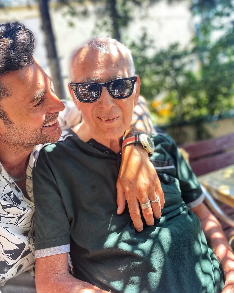 Kıvanç Kasabalı babası son yolculuğuna uğurlandı! Kıvanç Tatlıtuğ yalnız bırakmadı-2