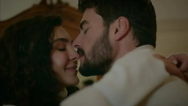 Taa Uzak Yollardan - Nilüfer | Hercai 28. yeni bölüm