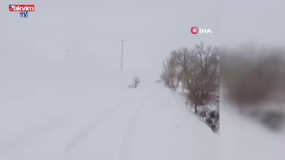 Sivas'ta yoğun kar nedeniyle 46 yerleşim yerine araç ulaşımı sağlanamıyor... O anlar kamerada!