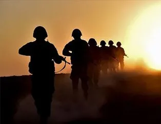 Hakkari’de bir terörist teslim oldu