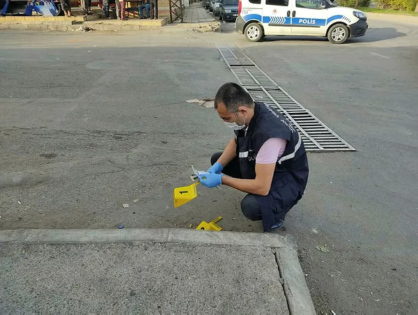 sokakta-karsilattigi-borclusunun-topuklarina-hayvan-avinda-kullanilan-domdom-kursunu-sikti-1603216800810.jpg Sokakta karşılaştığı borçlusunun topuklarına hayvan avında kullanılan domdom kurşunu sıktı-5