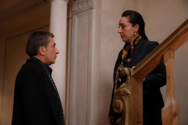 kurtlar-vadisinin-yildizi-kirmizi-oda-dizisiyle-olay-olacak-imzalar-tamam-artik-gerisi-kamera-onunde-1612506347289.jpg Kurtlar Vadisi'nin yıldızı Kırmızı Oda dizisiyle olay olacak! İmzalar tamam artık gerisi kamera önünde...-10