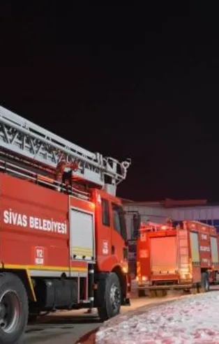 Sivas Numune Hastanesi'nde çıkan yangın büyümeden söndürüldü