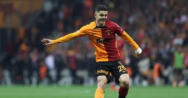 Beşiktaş’tan Galatasaray’a Rashica çalımı! Halil Dervişoğlu’nun rövanşı alındı: Kartal Milot Rashica transferinde 5 milyon Euro ile karşılığında el sıkıştı