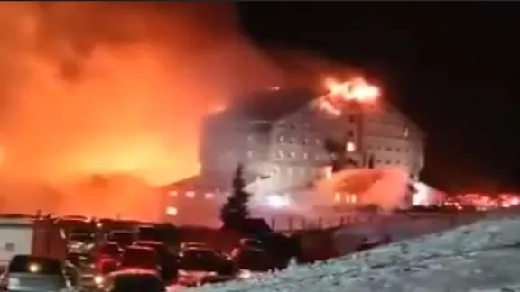 Otel yangınının ilk anları! Facia kamerada!