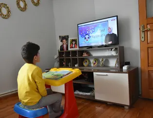 Milyonlarca öğrenci "uzaktan eğitim"le ders başı yaptı! İşte EBA "uzaktan eğitim" uygulamasının ilk gününden kareler
