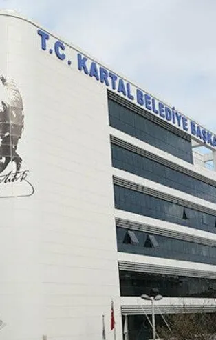Hakkında taciz suçlaması bulunan eski CHP'li başkan Kartal Belediyesi'nden uzaklaştırıldı
