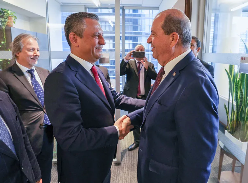 Özgür Özel ve KKTC Cumhurbaşkanı Ersin Tatar (AA)