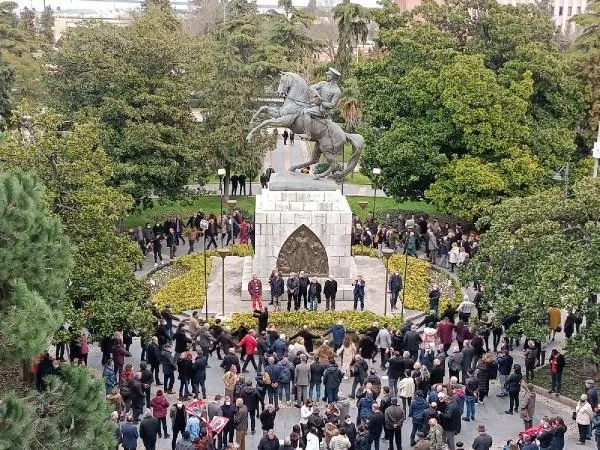 Samsun'daki Onur Anıtı'na saldıran sanık kendini "uyuşturucu etkisindeydim" diye savundu! İşte hakkında istenen ceza-2